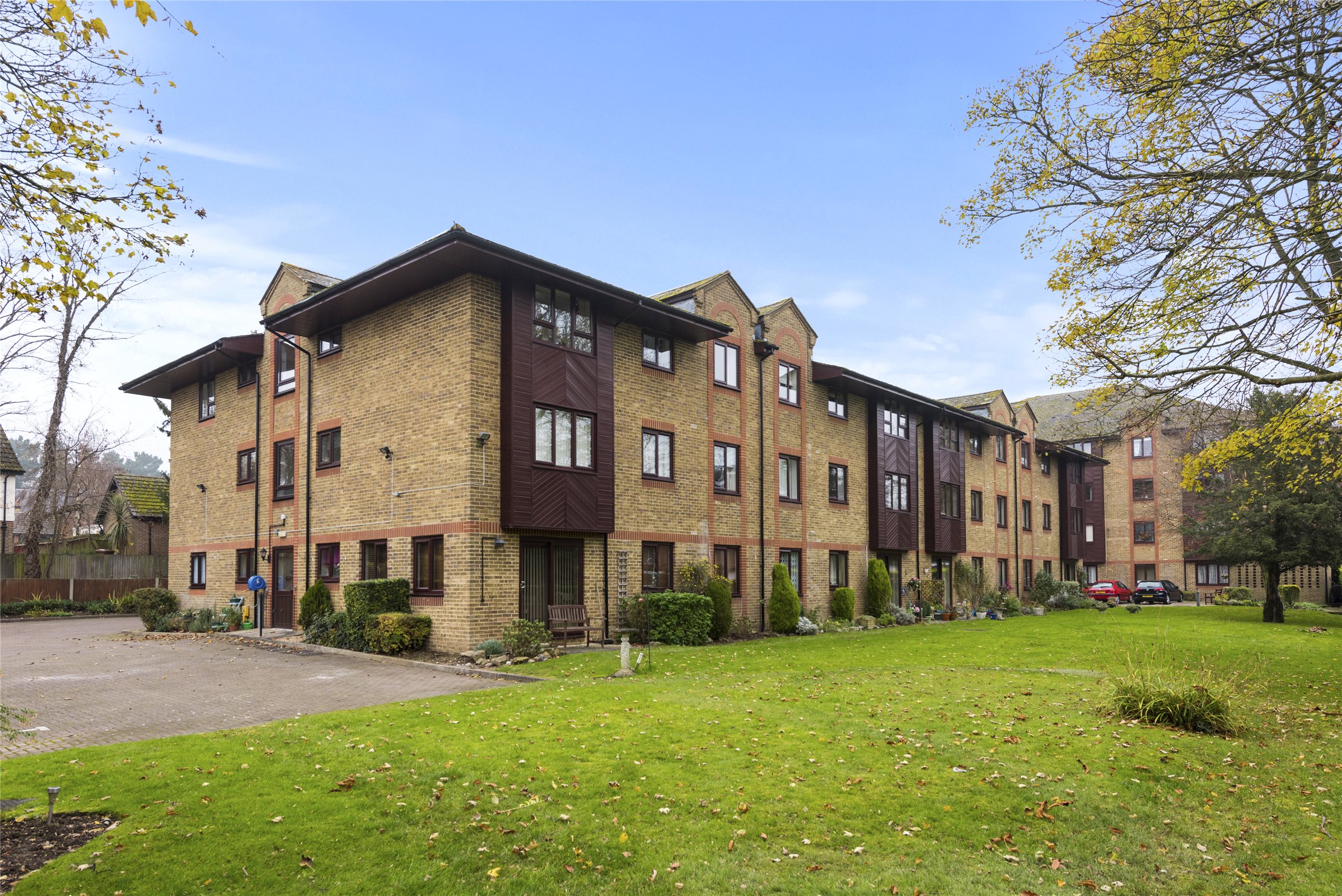 2 bedroom property for sale in Somers Place, 8385 Reigate Hill