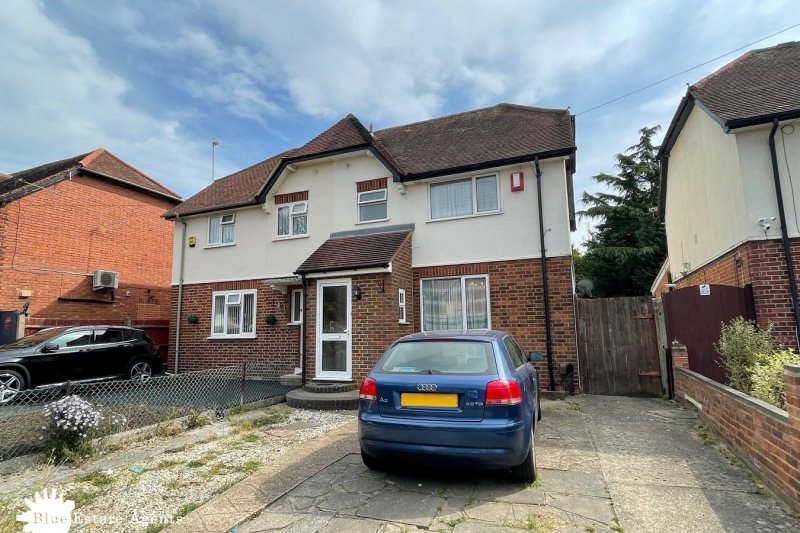 3 bedroom property to let in Collingwood Road, Uxbridge, UB8 Guide