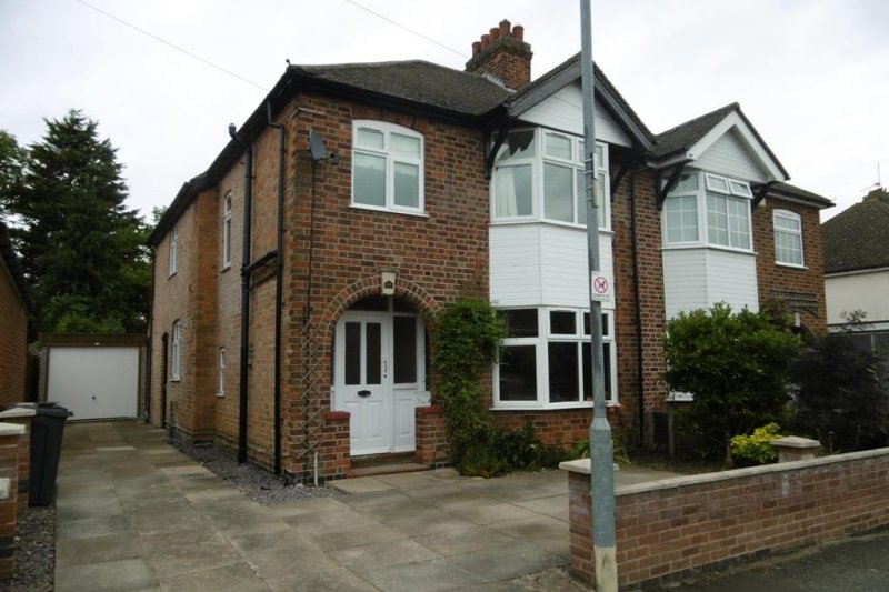 3 bedroom property to let in Bowley Avenue, Melton Mowbray £795 pcm