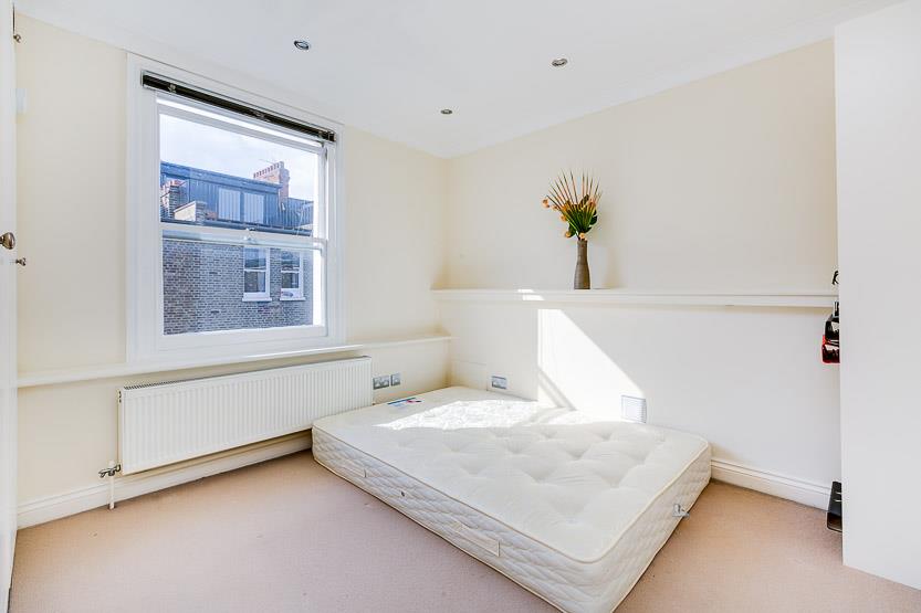 2 bedroom property for sale in Barton Road, London, W14 £500,000