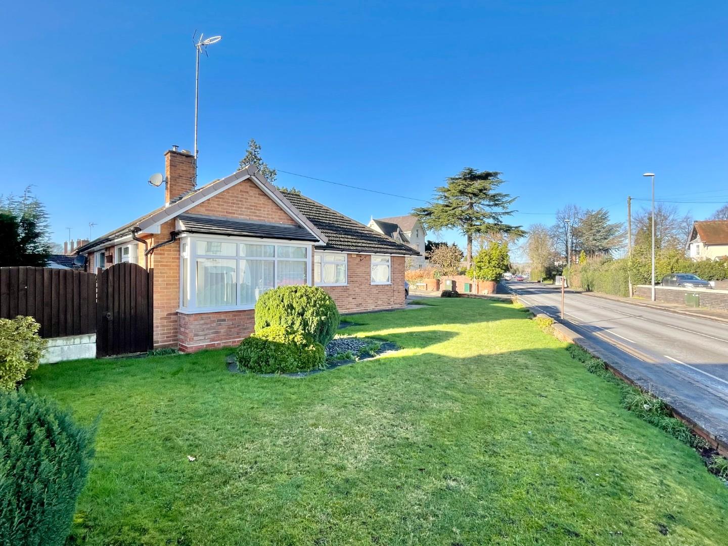 2 bedroom property for sale in Broomfield Road, Kidderminster £250,000