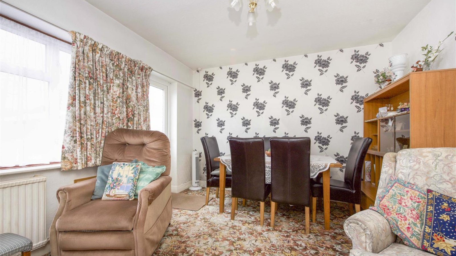 2 bedroom property for sale in Pavilion Way, Eastcote £475,000