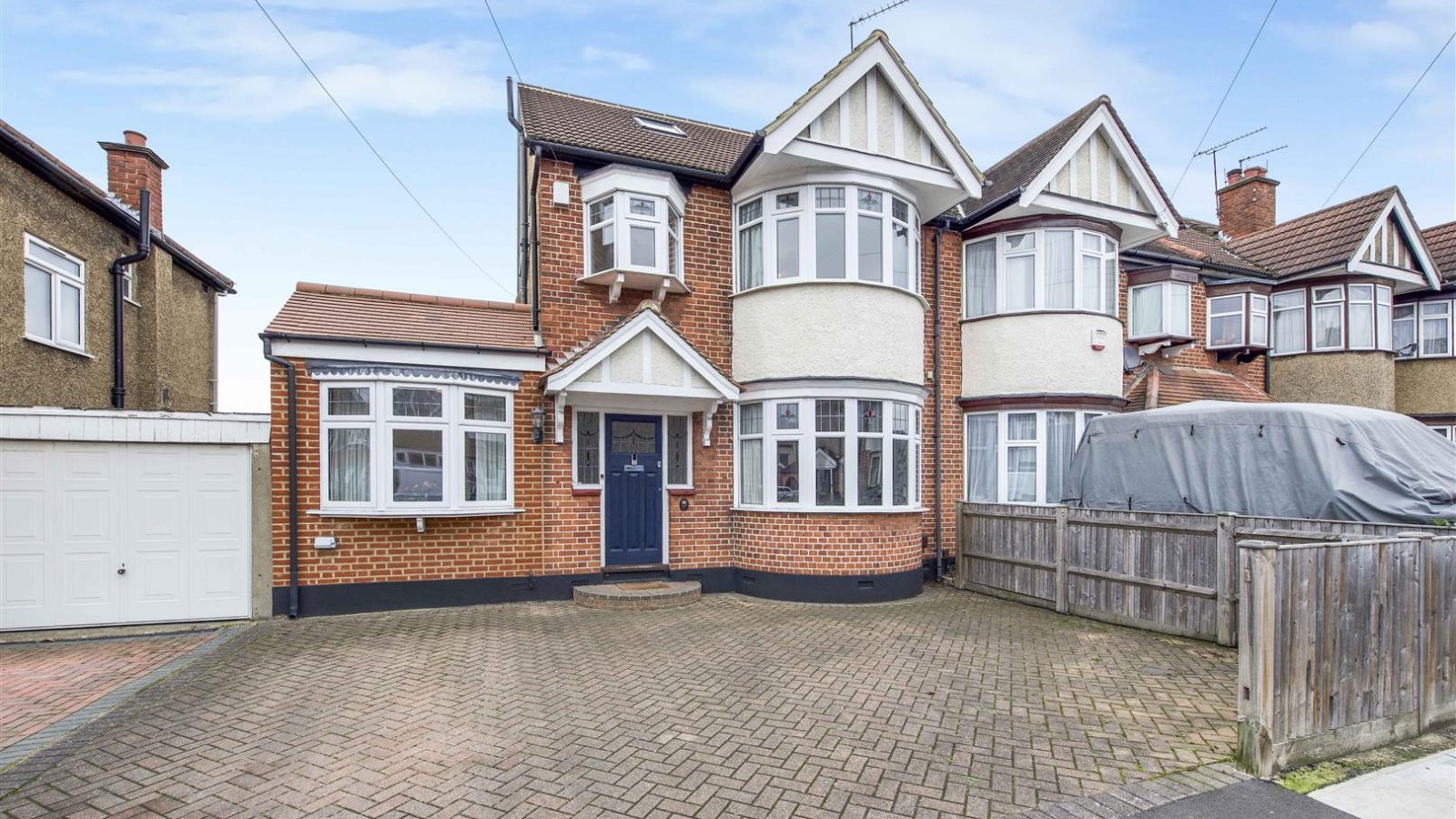 5 bedroom property for sale in Torrington Road, Ruislip £800,000