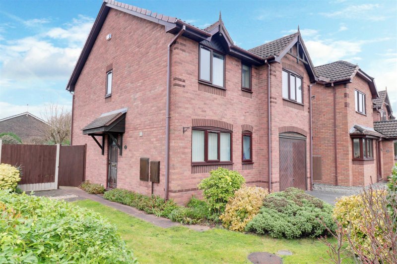 4 bedroom property for sale in Mawdsley Close, Alsager Guide price £