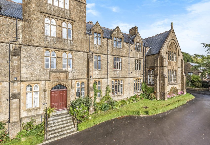 Stags 3 bedroom property for sale in De Combe House, Crewkerne