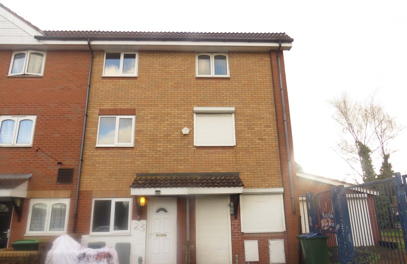 4 bedroom property for sale in Woodland Drive, SMETHWICK Offers over