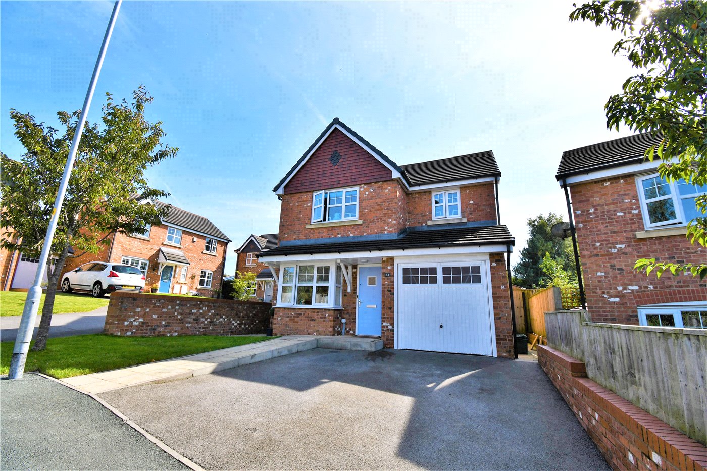 5 bedroom property for sale in Lees Lane, Little Neston, Neston, CH64