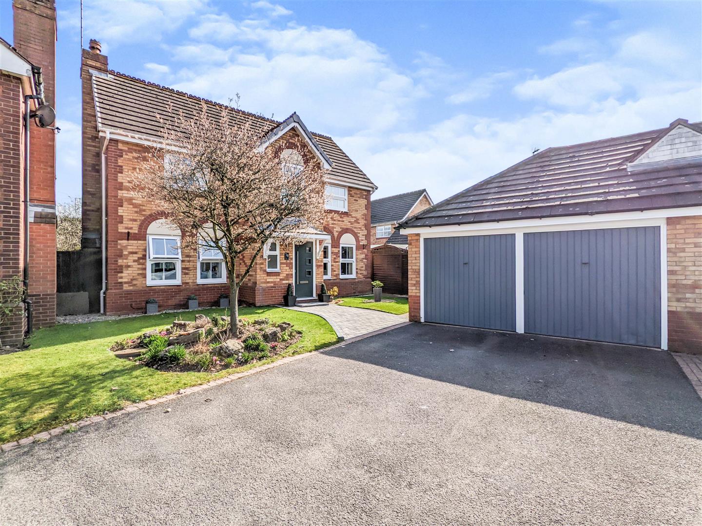 4 bedroom property for sale in Kelway, Binley, Coventry £475,000