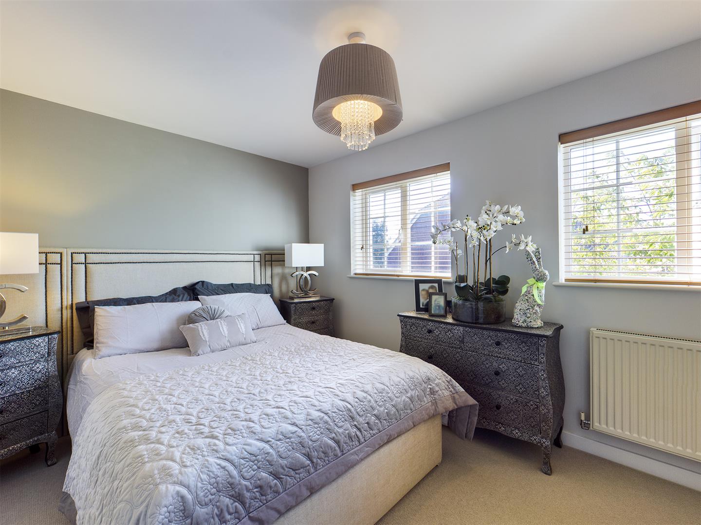 4 bedroom property for sale in The Squires, Pease Pottage £430,000