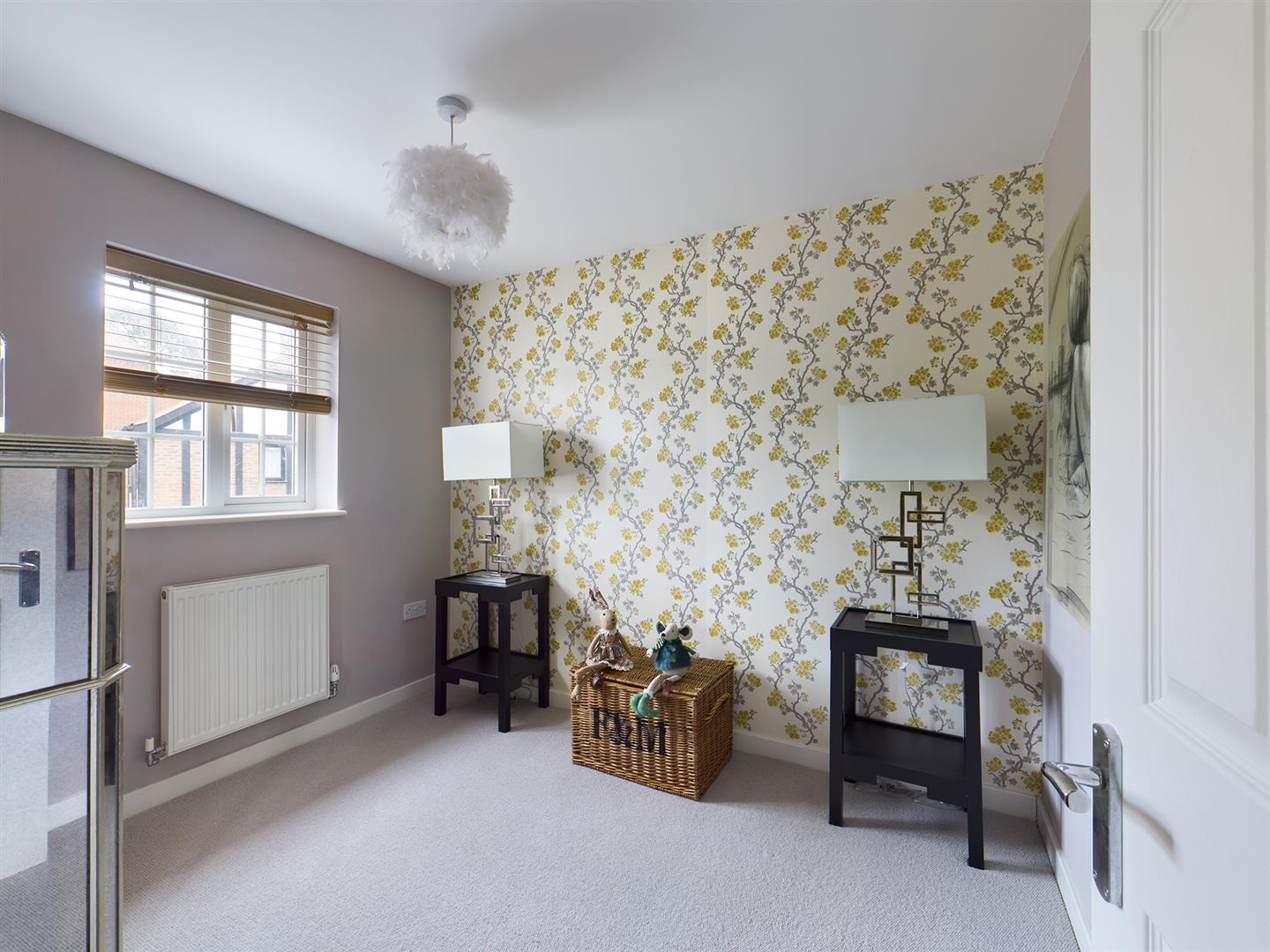 4 bedroom property for sale in The Squires, Pease Pottage £430,000