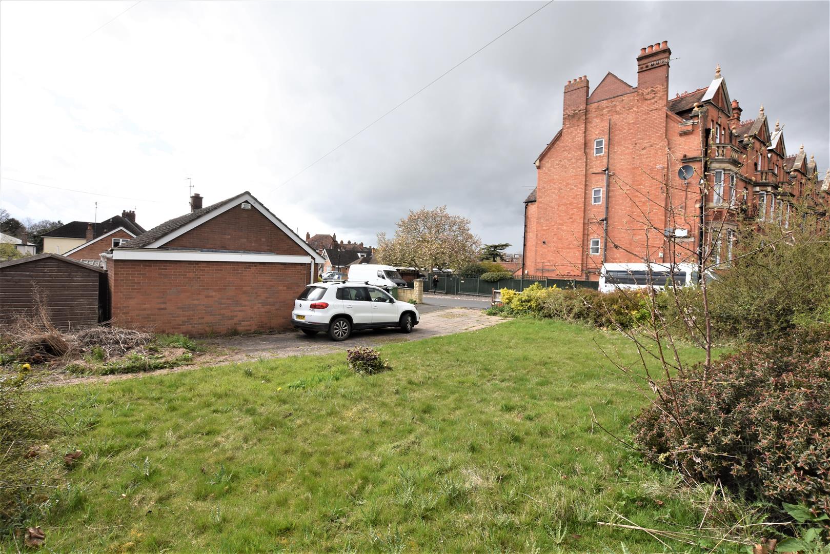 2 bedroom property for sale in St. Dunstans Crescent, Battenhall