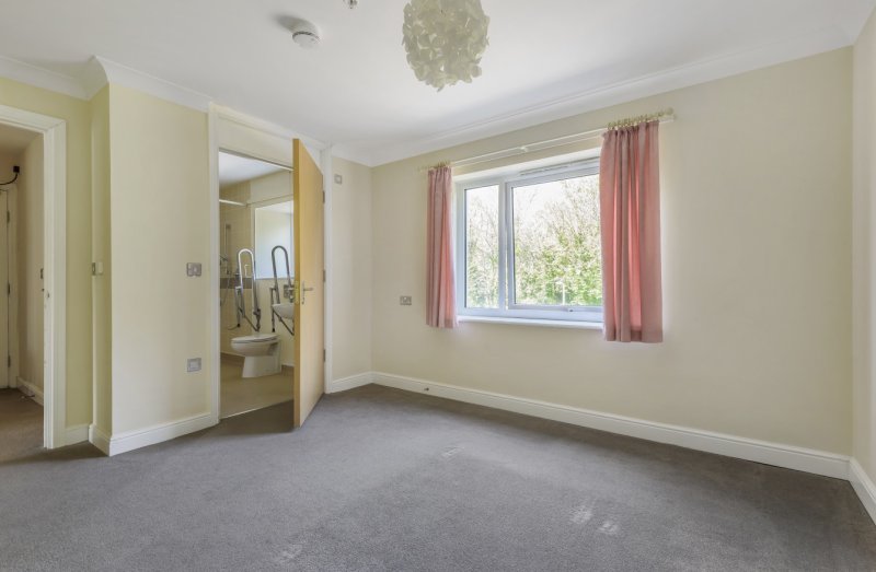 2 bedroom property for sale in Whitley Court, Hayes Road, Paignton, TQ4
