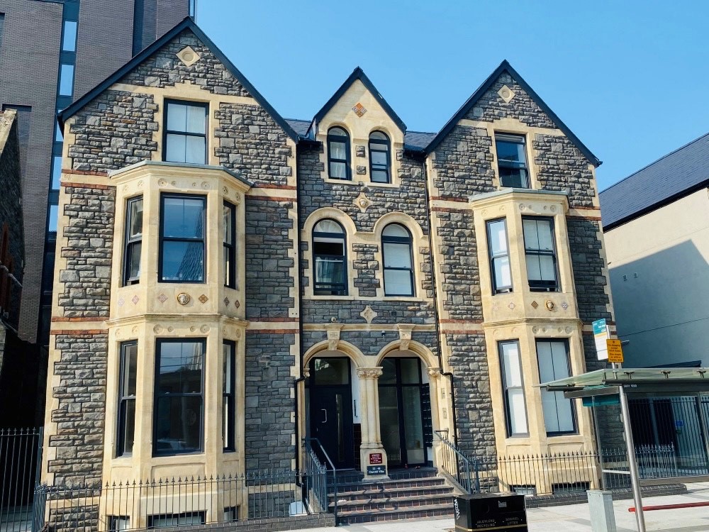 1 bedroom property to let in Cardiff City Centre, CARDIFF £950 pcm