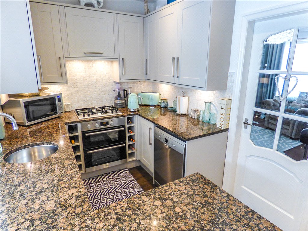 2 bedroom property for sale in Plumpton Mead, Wrose, Bradford, BD2