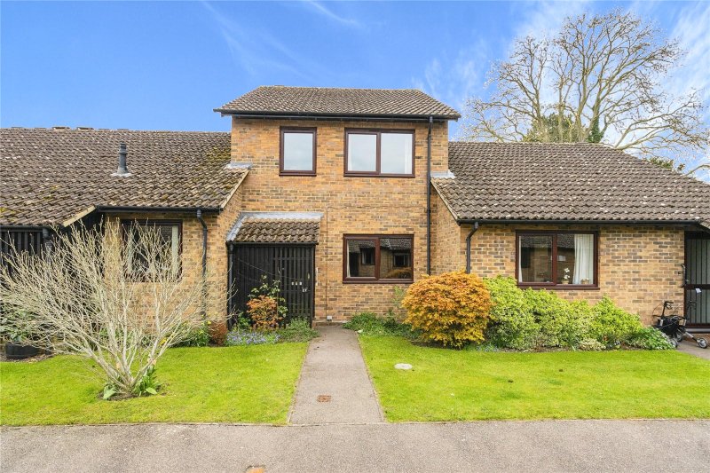 3 bedroom property for sale in Peacocks, Great Shelford, Cambridge