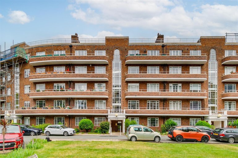 2 bedroom property to let in Barons Keep, Gliddon Road, London £2,200 pcm