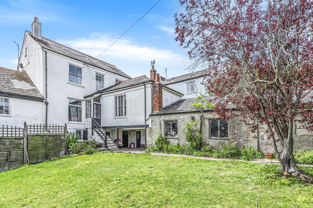 4 bedroom property for sale in Villa 15 Street