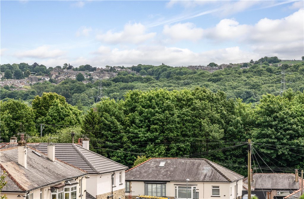 3 bedroom property for sale in St. Aidans Road, Baildon, BD17 Guide