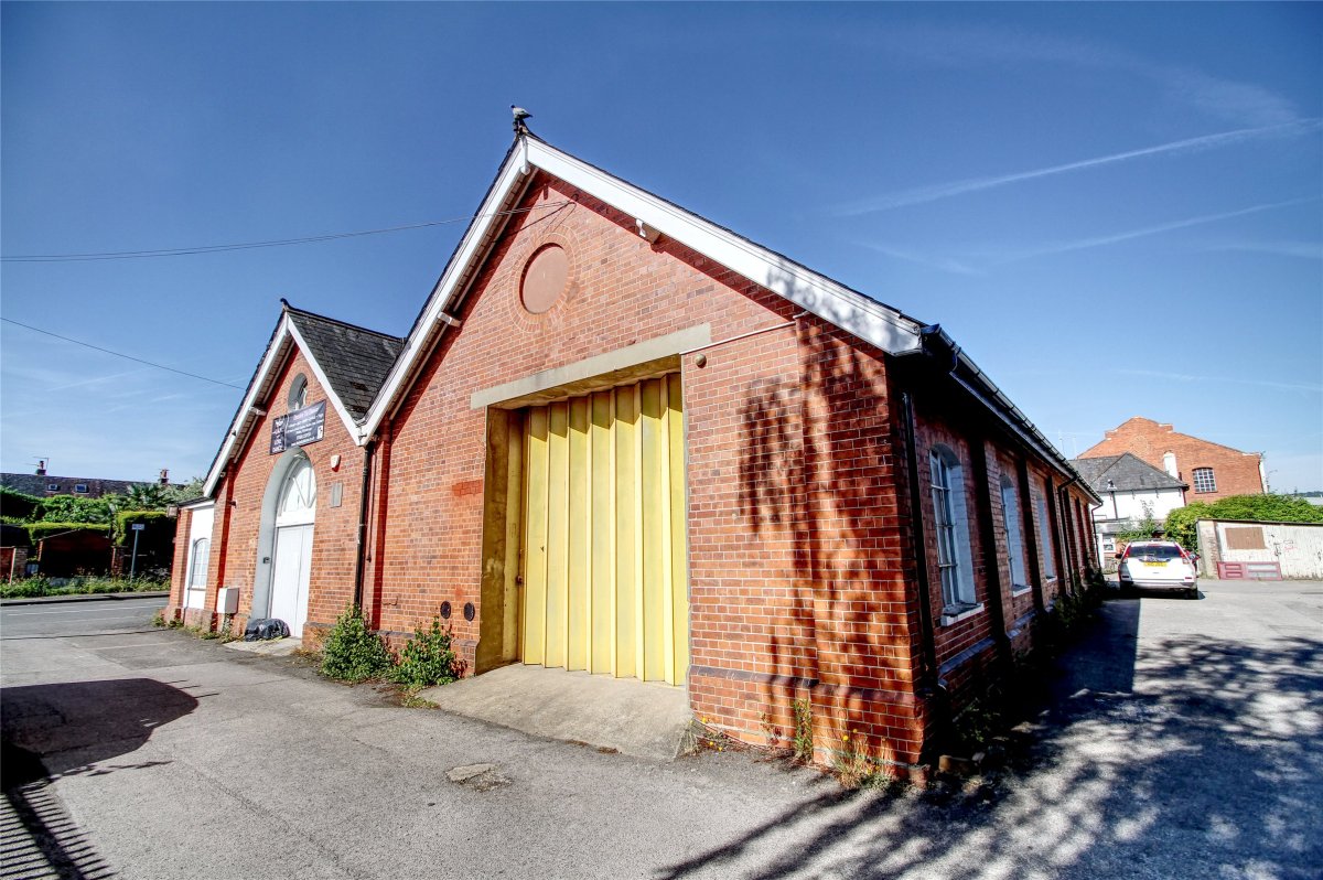 property to let in The Old Water Yard Dorking, Dorking, RH4 £14,850 pa