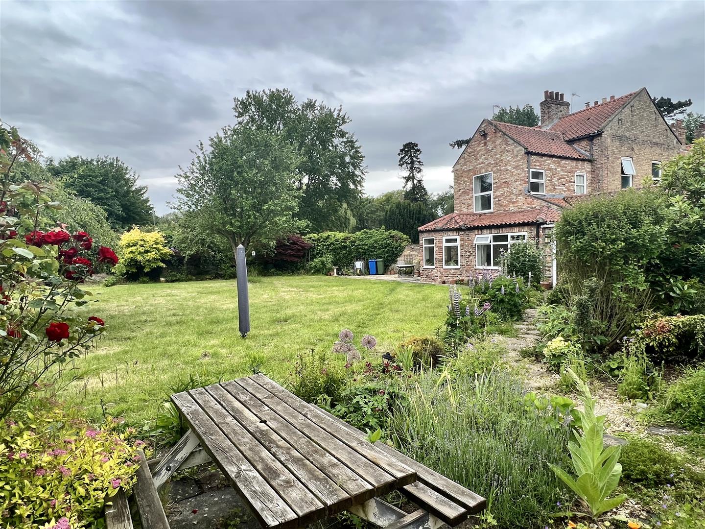 2 bedroom property for sale in The Hollies, Market Weighton Road, Holme