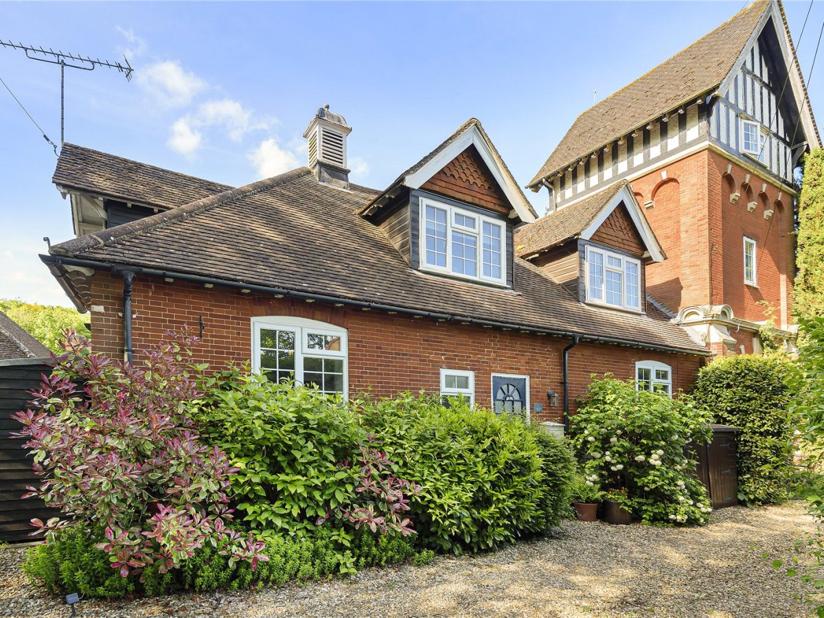 JacksonStops 3 bedroom property for sale in Towerhouse Stables