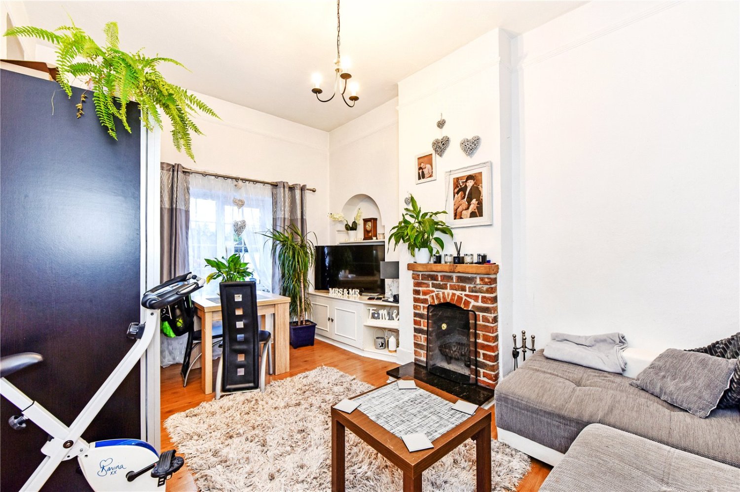 JacksonStops 2 bedroom property for sale in West Street, Midhurst