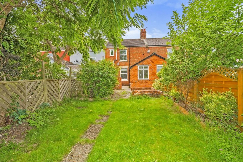 Tugela Road, Chippenham 3 bedroom terraced house Allen & Harris