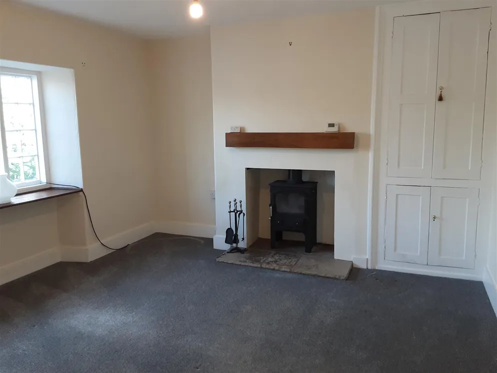 Property carousel item 4