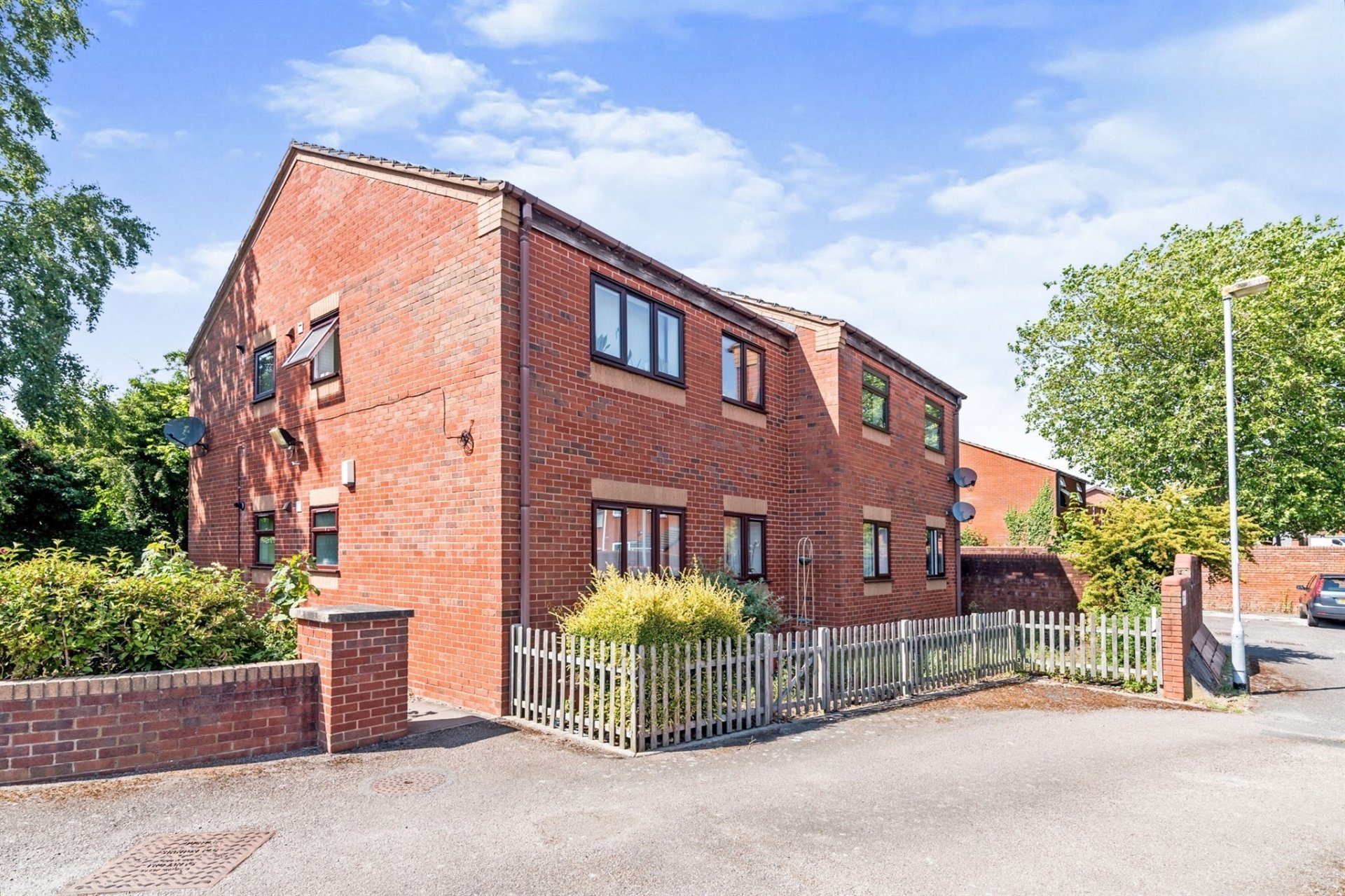 1 bedroom property for sale in The Orchards, Glascote, TAMWORTH Guide