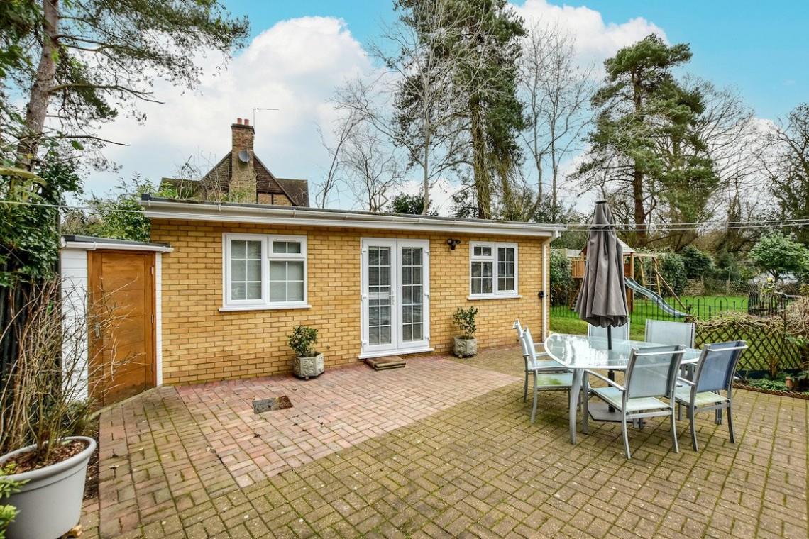 4 bedroom property for sale in Wood Lane, Iver £870,000