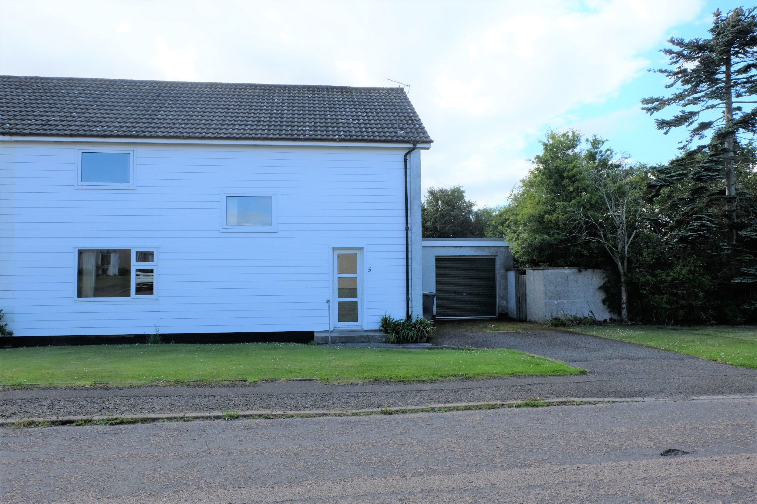 4 bedroom property for sale in 5 Strathmore Road Offers over £155,000