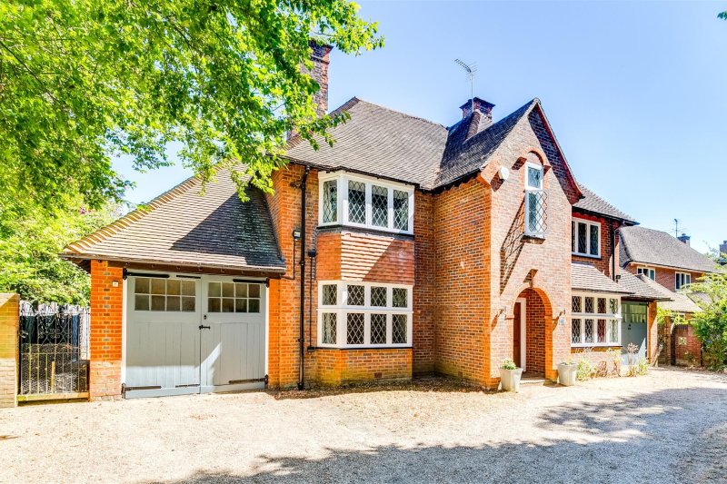 5 bedroom property for sale in Broadway, Letchworth Garden City Guide