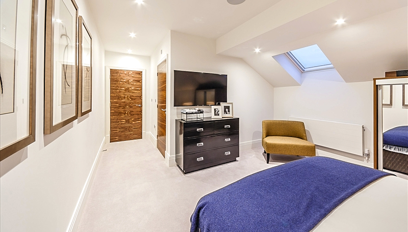 TWO BEDROOM PENTHOUSE  TO LET  RAINVILLE ROAD  FULHAM  W6 Image 8