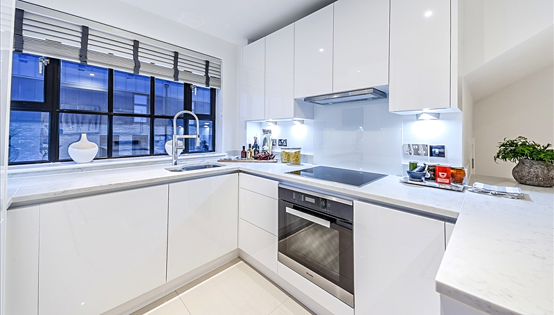 TWO BEDROOM PENTHOUSE  TO LET  RAINVILLE ROAD  FULHAM  W6 Image 4