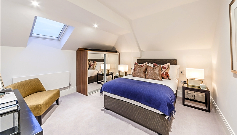 TWO BEDROOM PENTHOUSE  TO LET  RAINVILLE ROAD  FULHAM  W6 Image 5