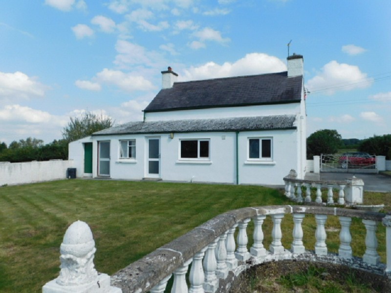 2 bedroom property for sale in Heol Y Maerdy, Ffairfach, Llandeilo