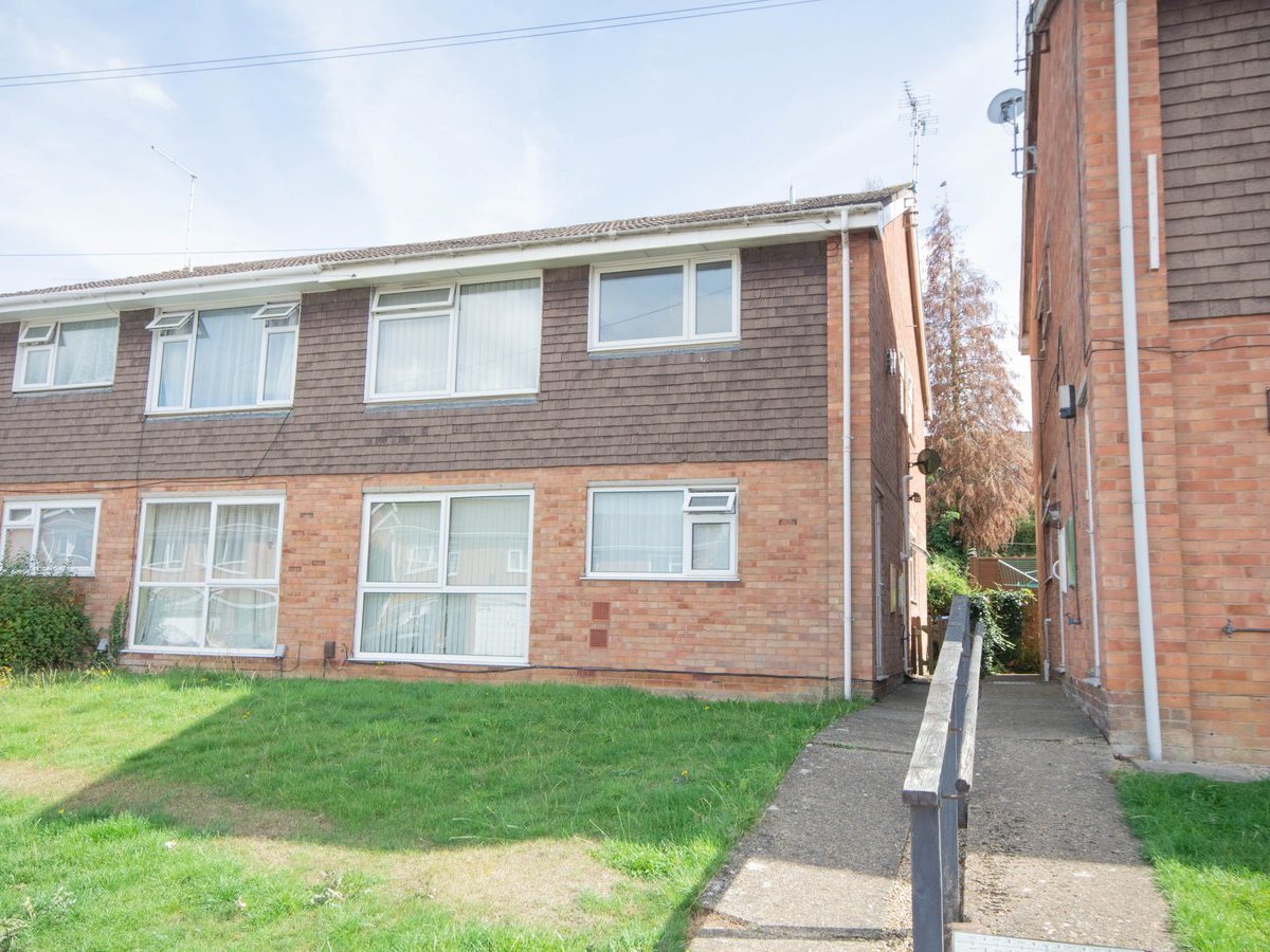 2 bedroom property for sale in Frobisher Road, Bilton, RUGBY, CV22 £