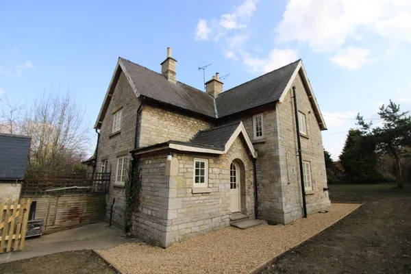 THE ROW, LITTLE PONTON, GRANTHAM