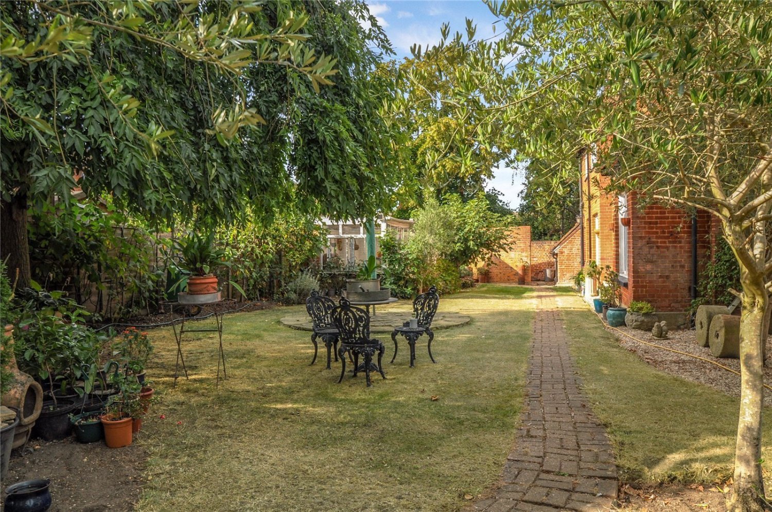 JacksonStops 9 bedroom property for sale in Runnymede Chase