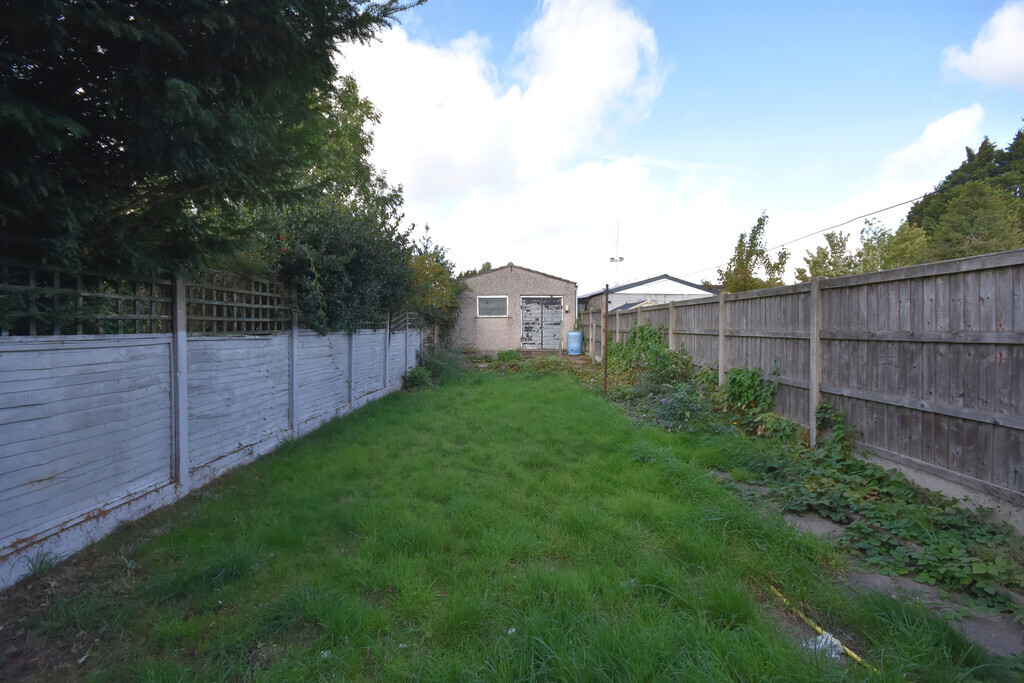 3 bedroom property to let in Biggin Hall Crescent, Coventry, CV3 1GS