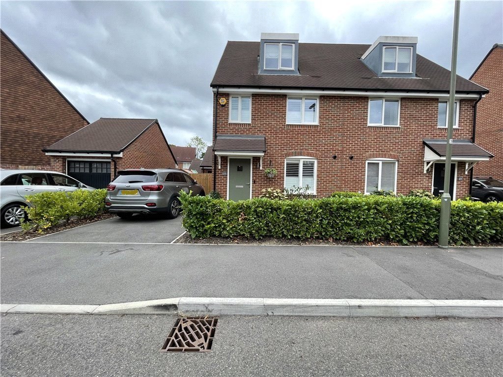 4 bedroom property for sale in Beldam Bridge Gardens, West End, Woking