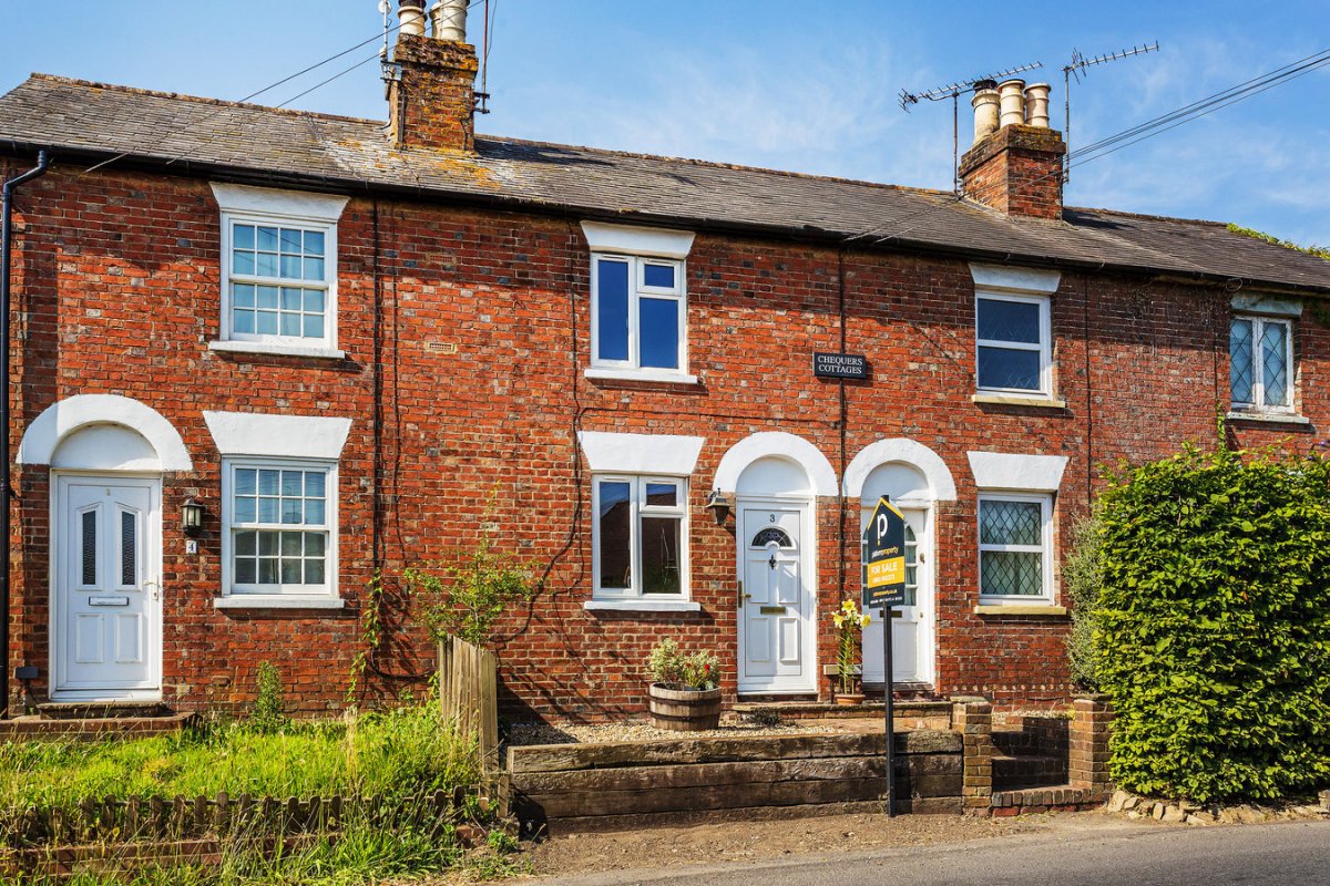 2 bedroom property for sale in Chequers Hill, Bough Beech, Edenbridge