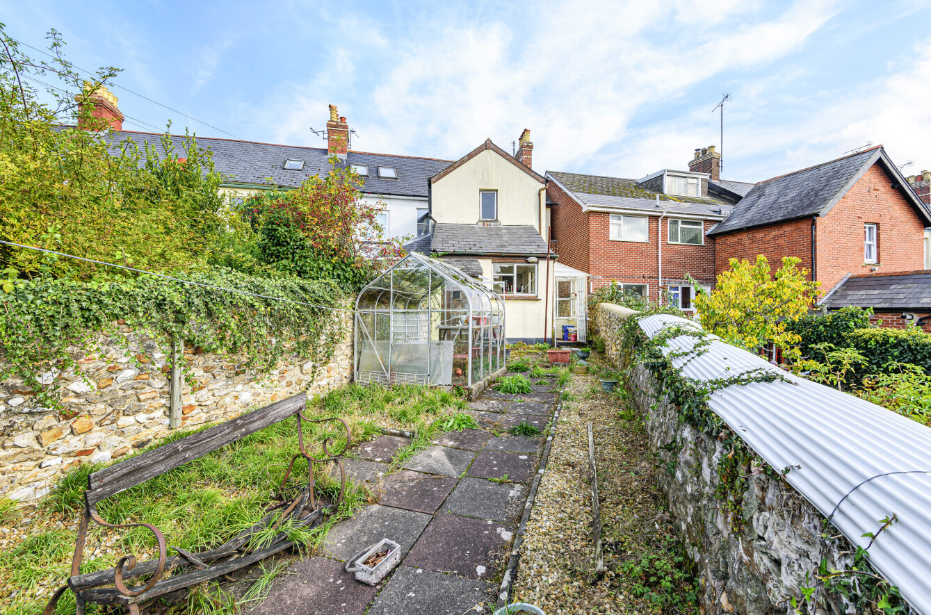 4 bedroom property for sale in New Street, Honiton, Devon, EX14 Guide