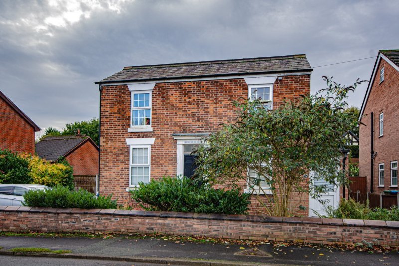 4 bedroom property for sale in Beach Road, Hartford, Northwich, CW8 £