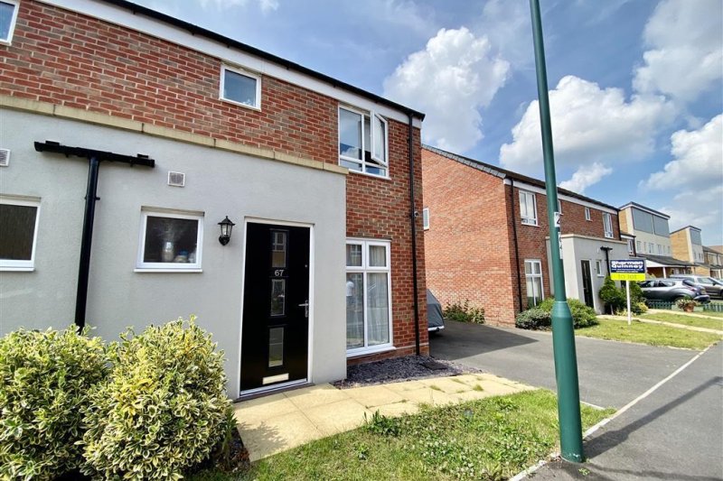 3 bedroom property for sale in Saxonbury Way, Peterborough Offers in
