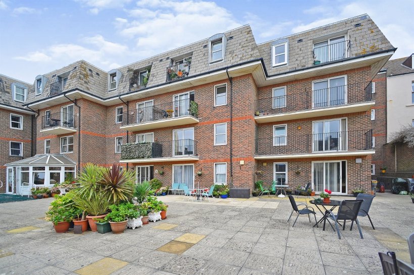 Eastern Road, Brighton 2 bedroom retirement property Fox & Sons