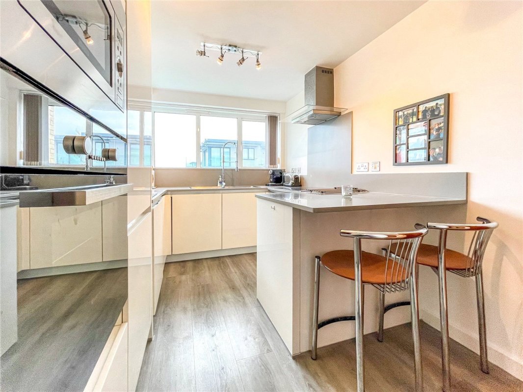 2 bedroom property for sale in Montague Road, Bournemouth, BH5 Guide