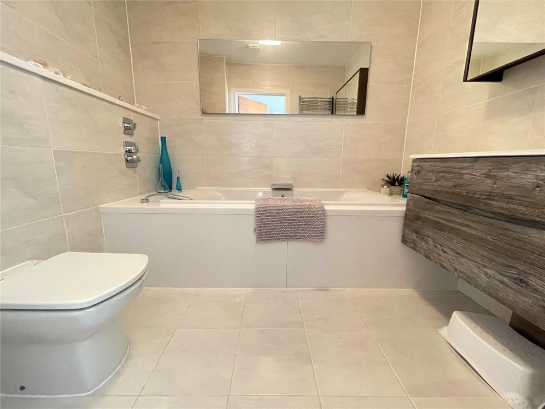 2 bedroom property for sale in Montague Road, Bournemouth, BH5 Guide