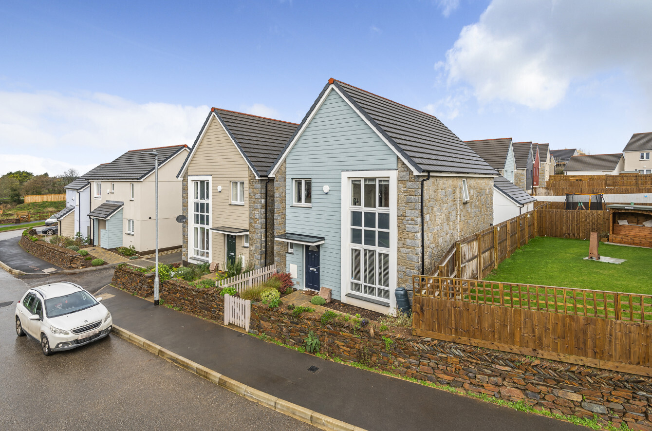 4 bedroom property for sale in Hidderley Park, Camborne, Cornwall, TR14