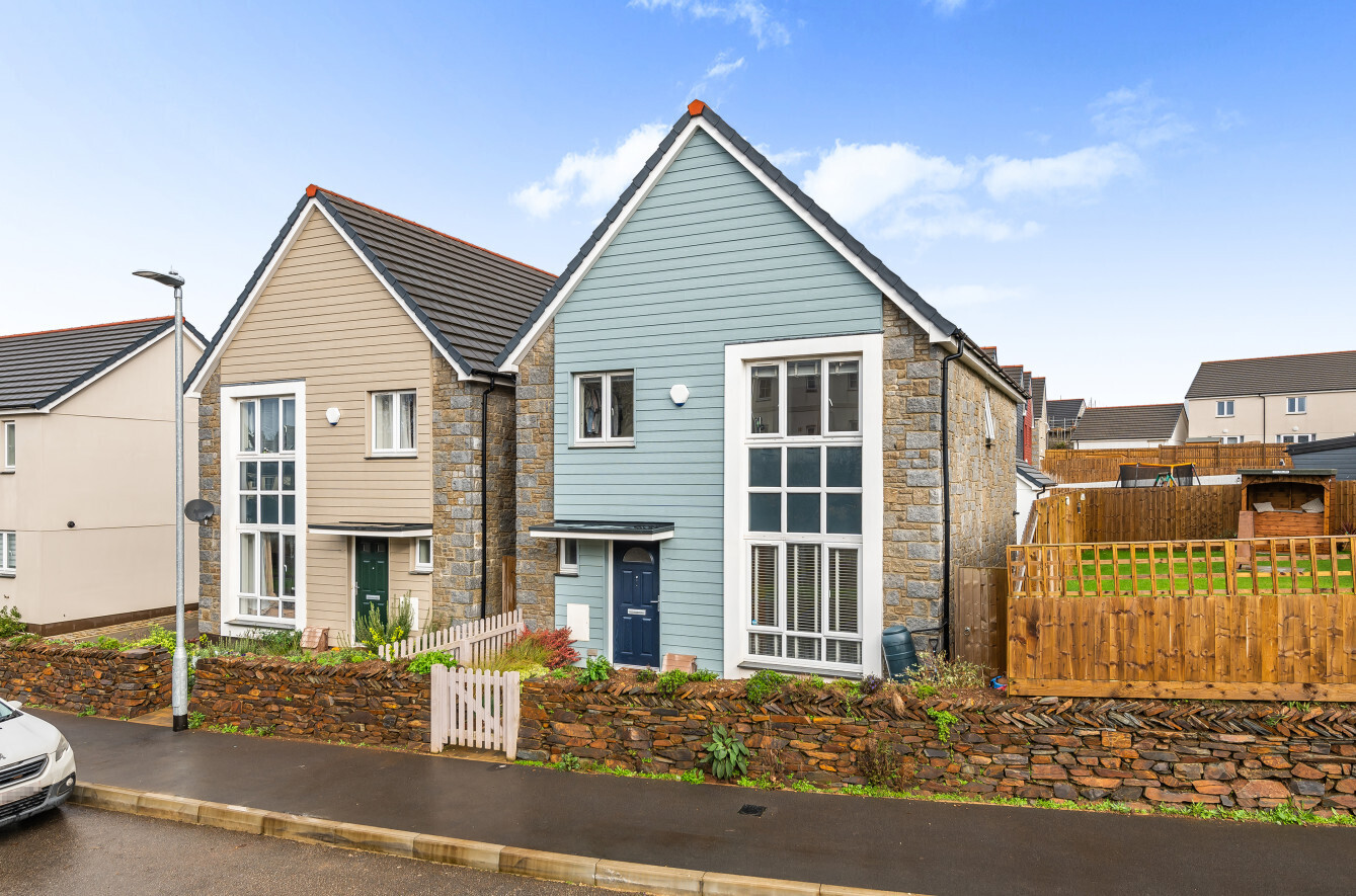 4 bedroom property for sale in Hidderley Park, Camborne, Cornwall, TR14